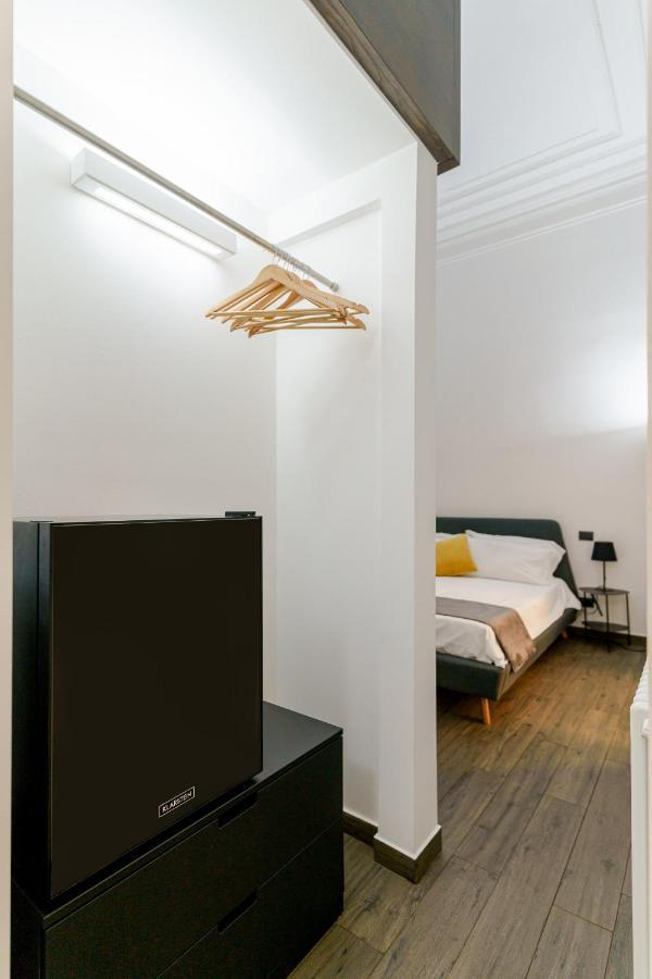 Sisto18 Bed & Breakfast Catania Bagian luar foto