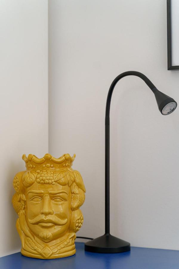 Sisto18 Bed & Breakfast Catania Bagian luar foto