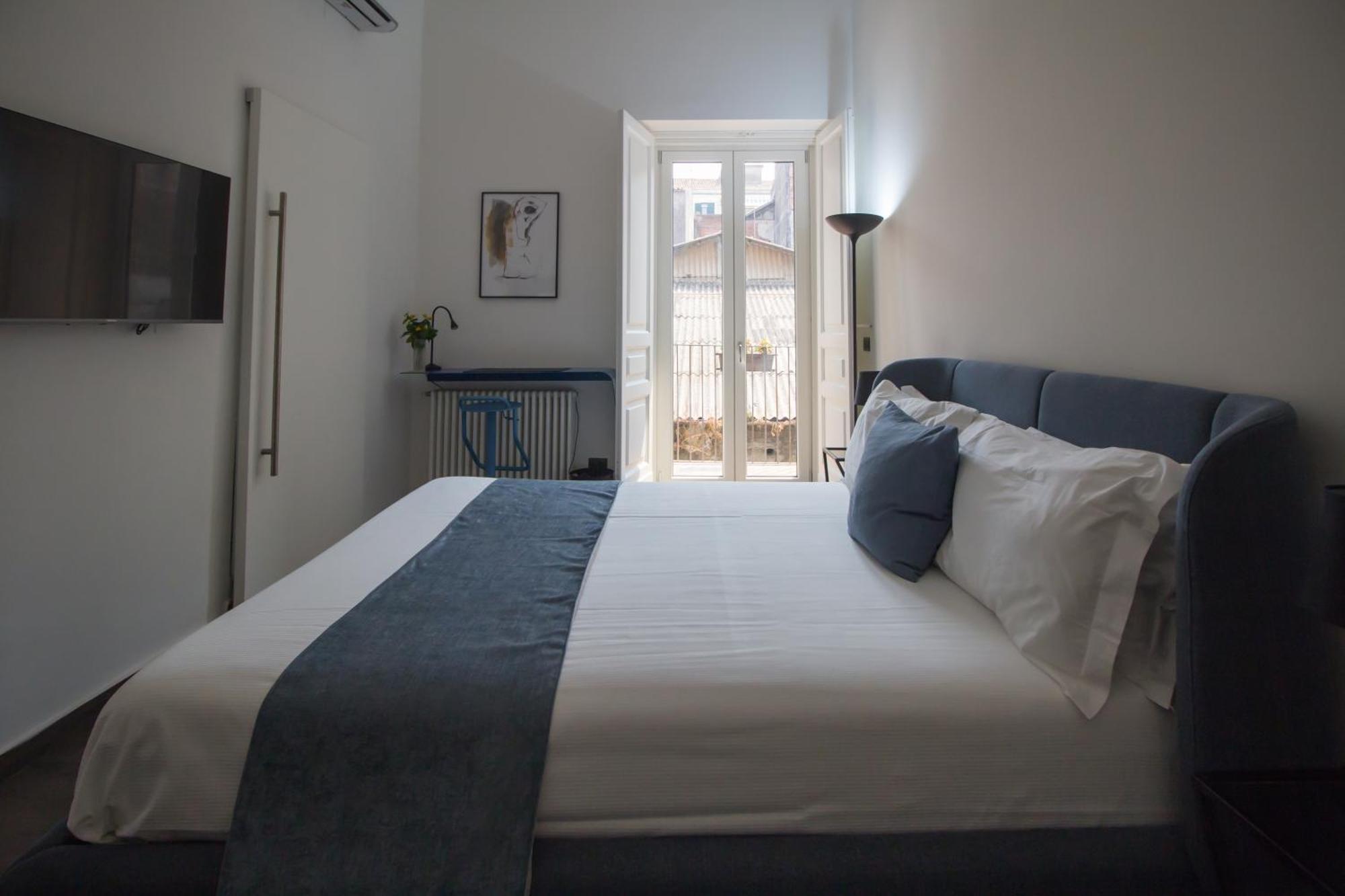 Sisto18 Bed & Breakfast Catania Bagian luar foto
